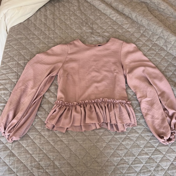 Purple puff sleeve peplum top - Picture 3 of 4